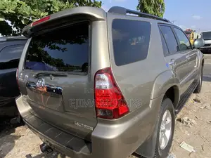 Toyota 4-Runner Limited 2008 Gold