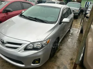 Toyota Corolla 2011 Silver