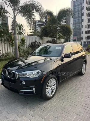 BMW X5 xDrive50i AWD 2019 Black