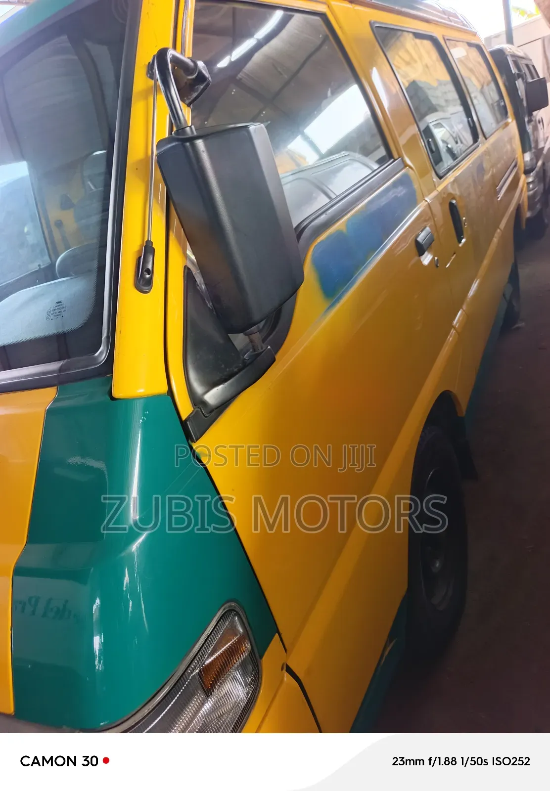 Mitsubishi Delica 2005 Yellow