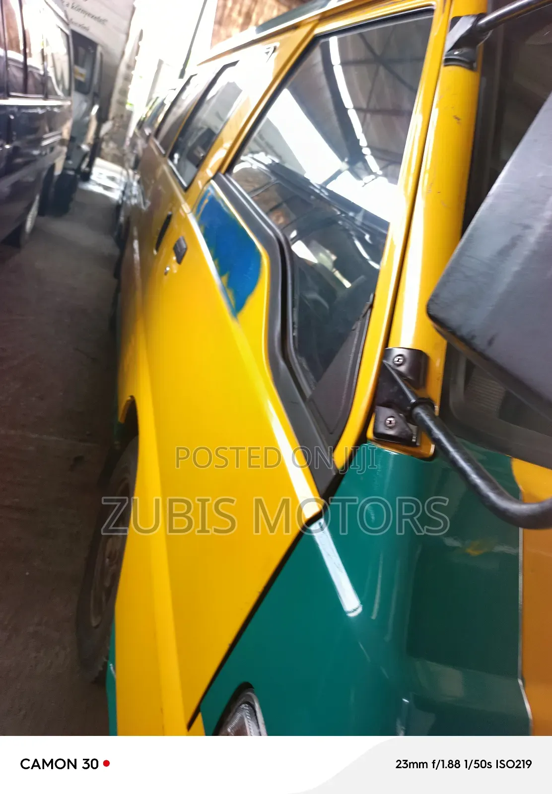 Mitsubishi Delica 2005 Yellow