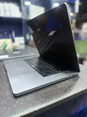 Laptop Apple MacBook Pro 2021 M1 16GB Apple M1 Pro SSD 512GB