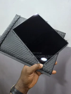 iPad 10th Gen Screen