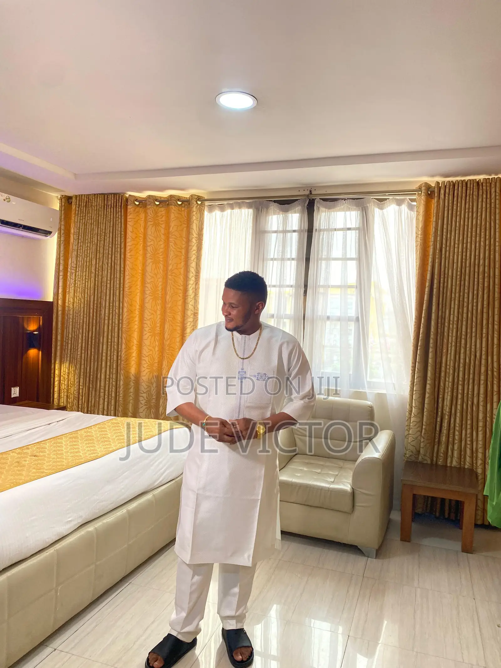 Caftan And Senators