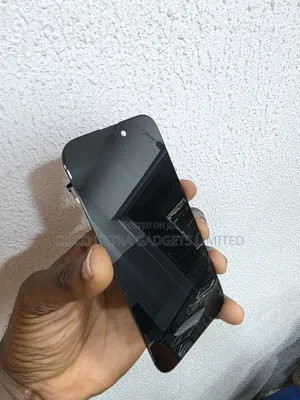 iPhone 15 Screen