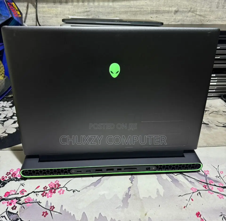 Laptop Dell Alienware M16 R1 32GB AMD Ryzen 9 SSD 1T