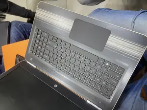 Laptop HP Pavilion 15 8GB Intel Core I5 HDD+SSD 500GB