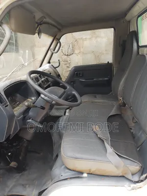 Toyota Dyna 200 2002model