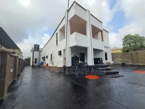 5bdrm Bungalow in Ekenwan Road Benin for sale