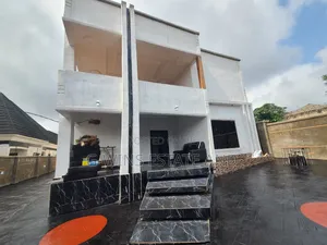 5bdrm Bungalow in Ekenwan Road Benin for sale