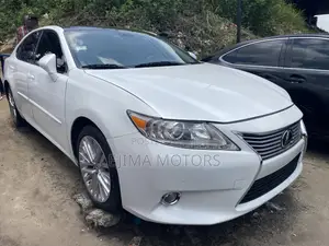 Lexus ES 350 FWD 2013 White