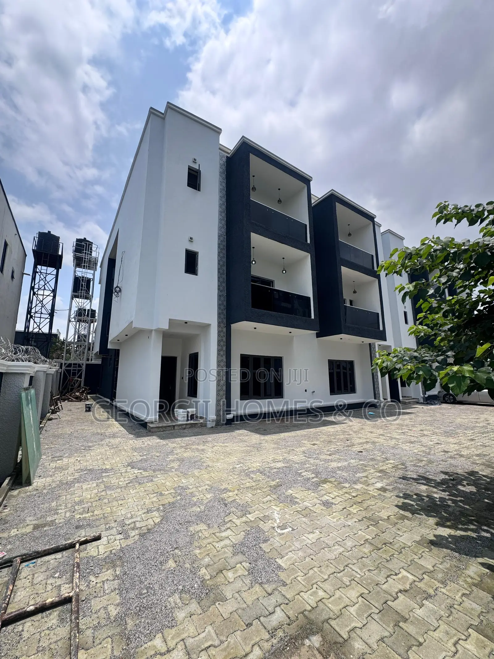 4bdrm Townhouse/Terrace in Jahi for sale