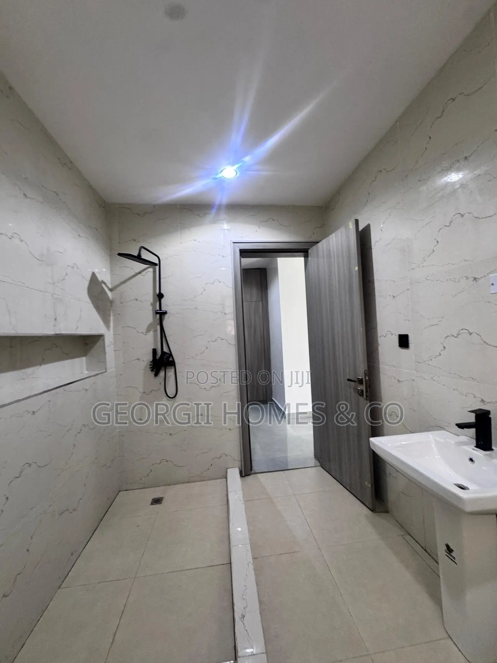 4bdrm Townhouse/Terrace in Jahi for sale