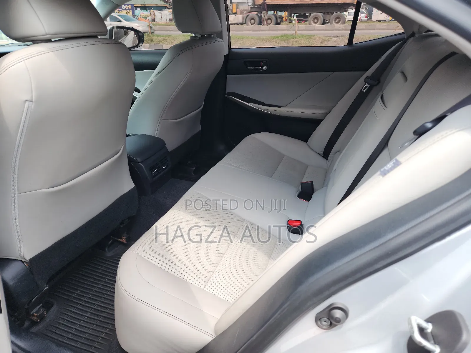 Lexus IS 300 AWD 2017 Silver