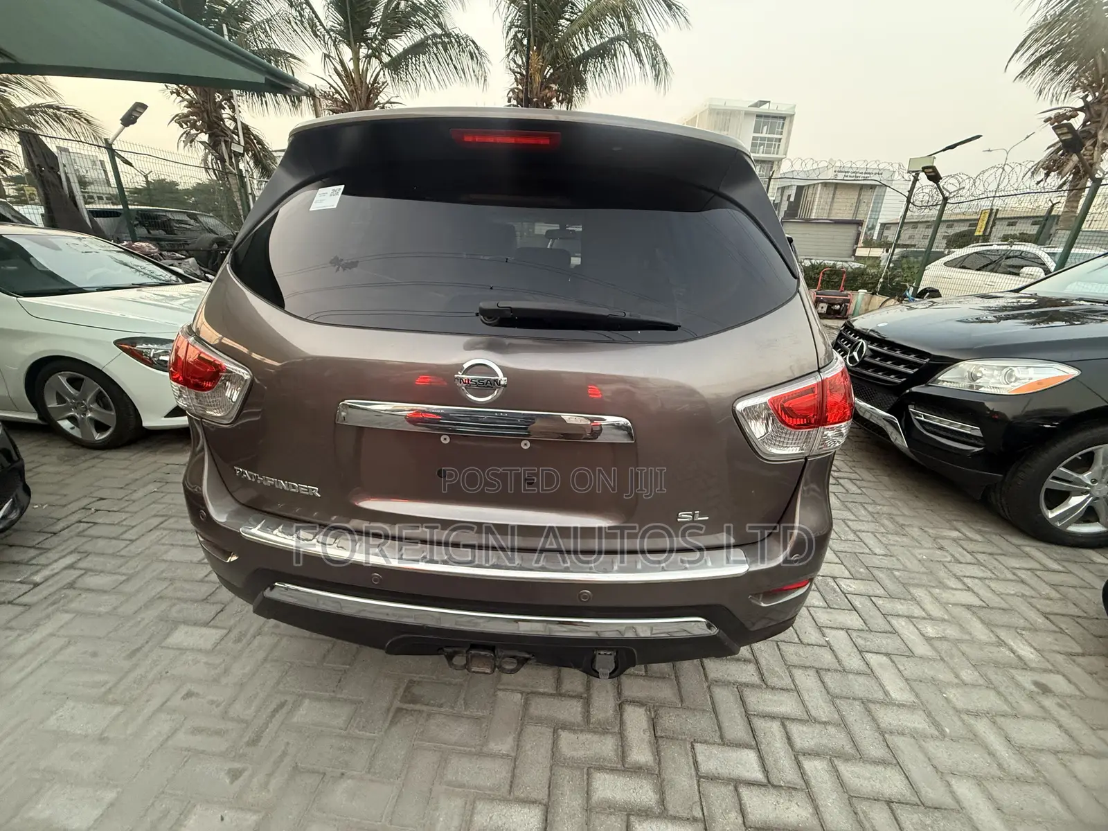 Nissan Pathfinder 2014 Brown