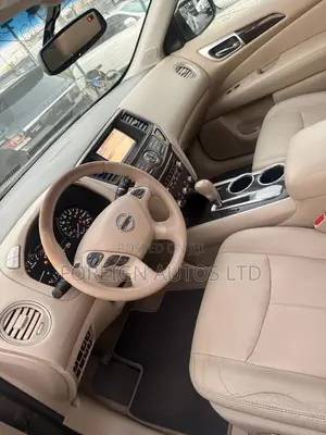 Nissan Pathfinder 2014 Brown