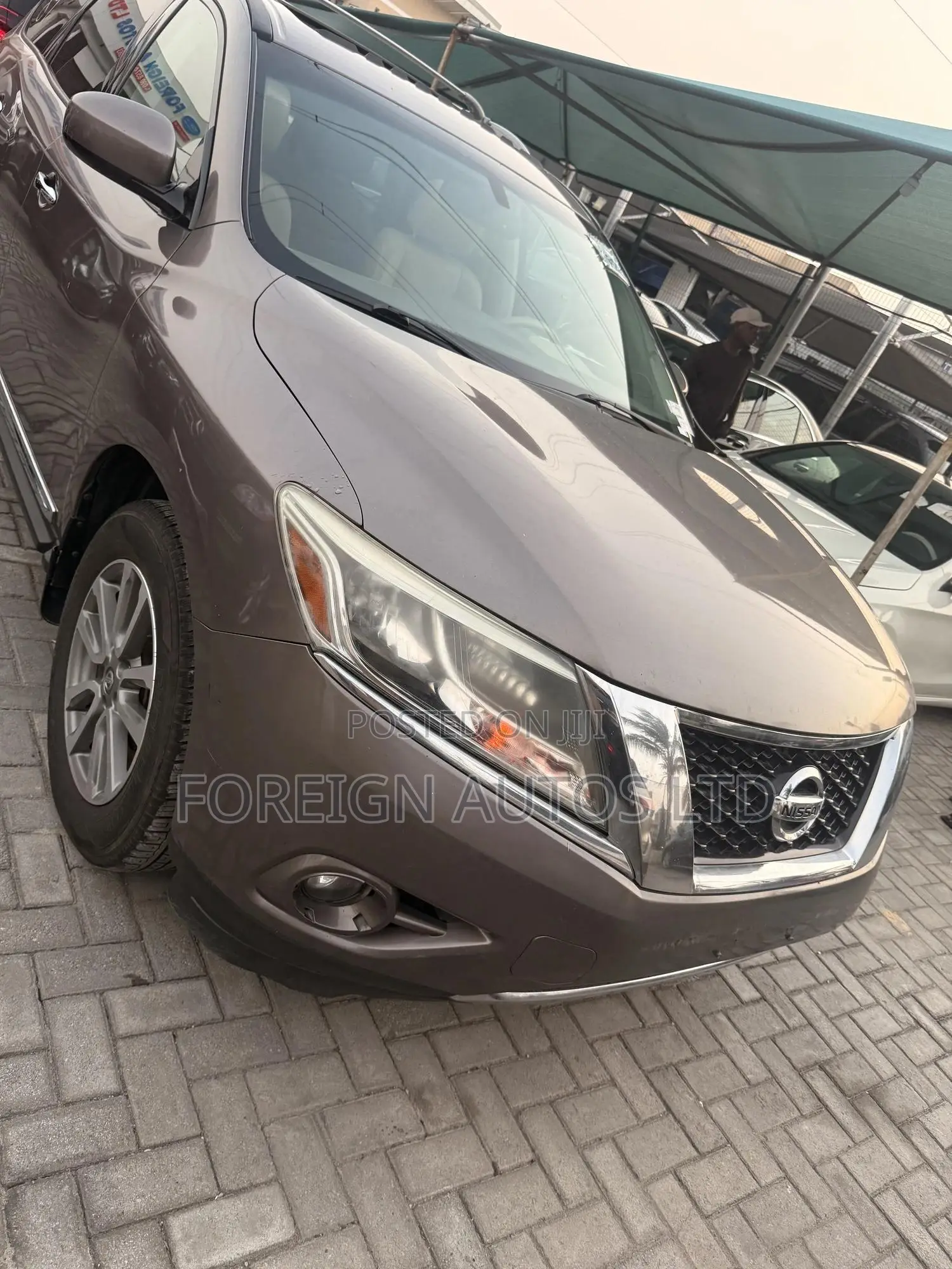 Nissan Pathfinder 2014 Brown