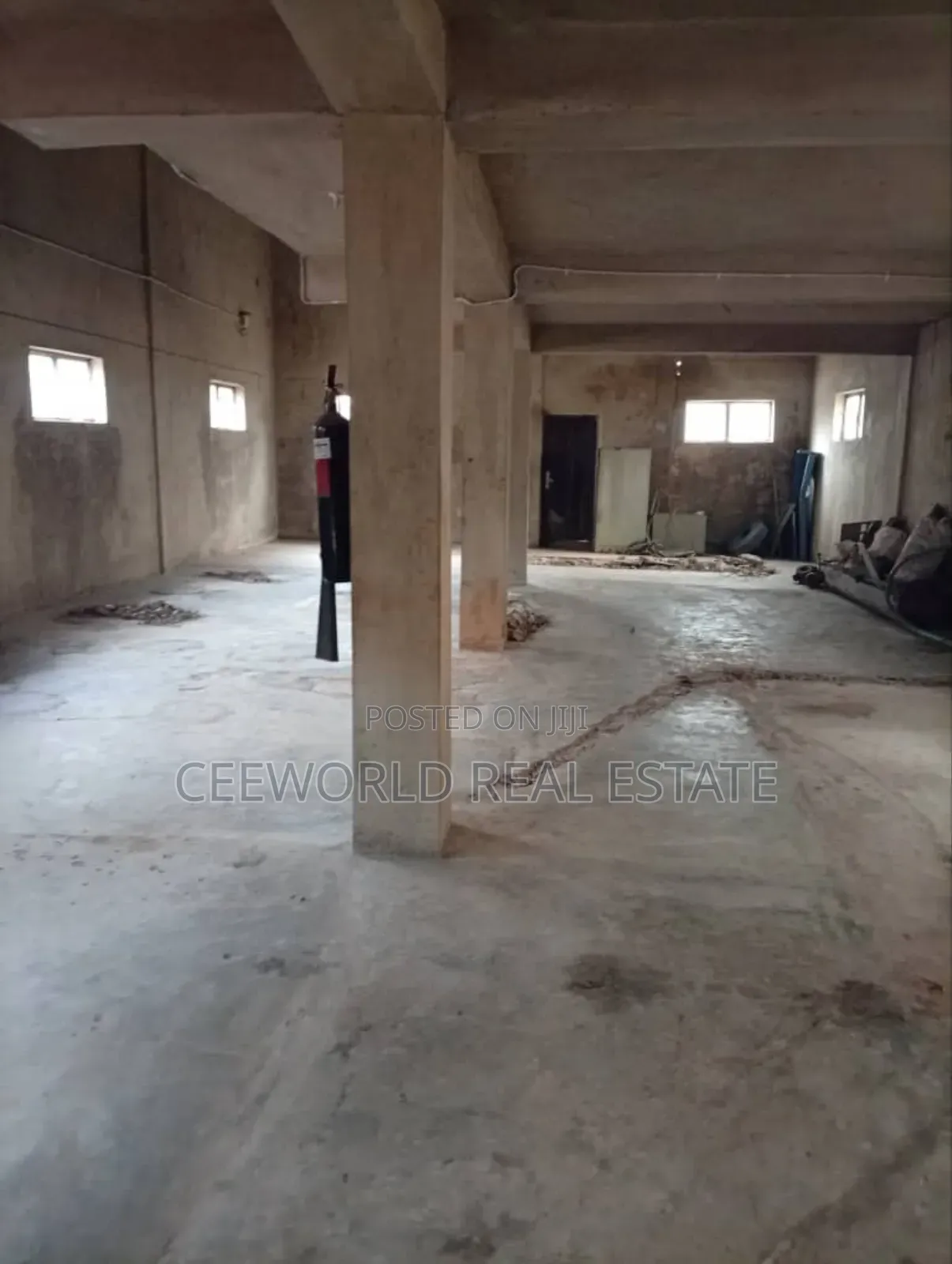 A Mini Warehouse Selfcompound Available for Lease