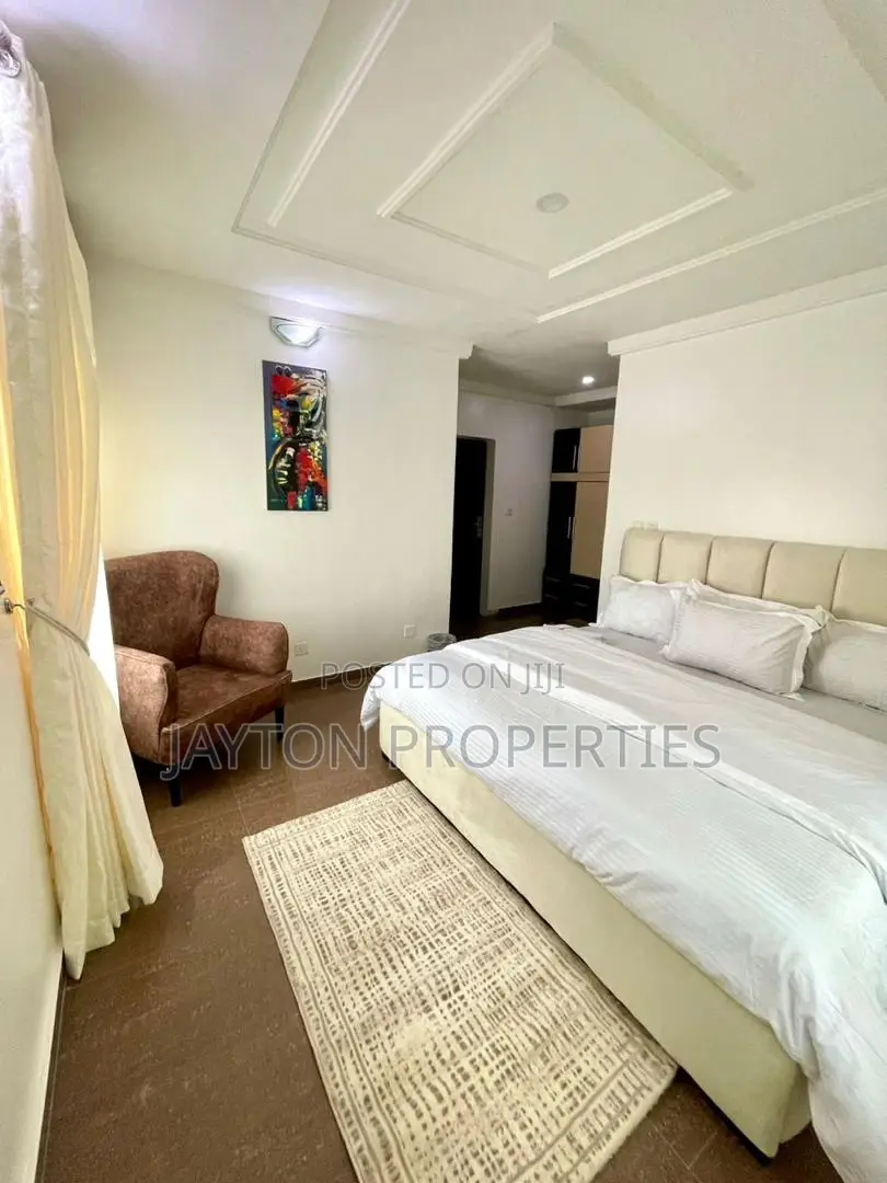 5 Bedroom Apartment