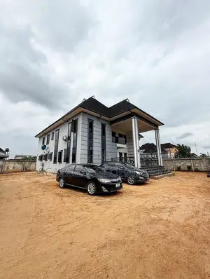 5bdrm Duplex in Alahaji Estate, Ruuodomaya for sale