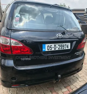 Toyota Avensis Verso 2.0 Petrol 2005 Black
