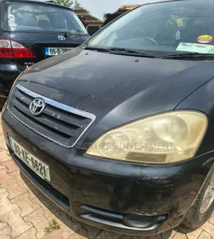 Toyota Avensis Verso 2.0 Petrol 2002 Black