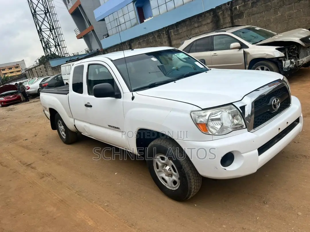 Toyota Tacoma 2012 White