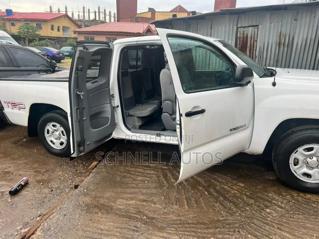 Toyota Tacoma 2012 White