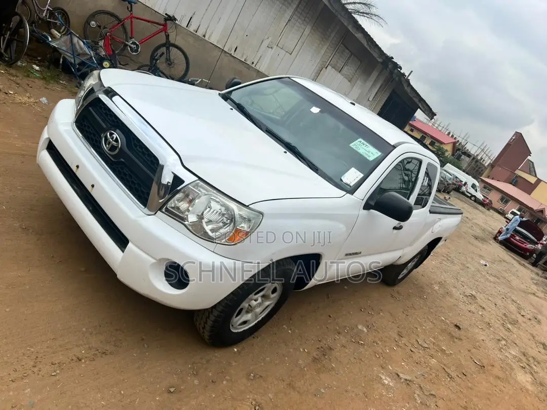 Toyota Tacoma 2012 White