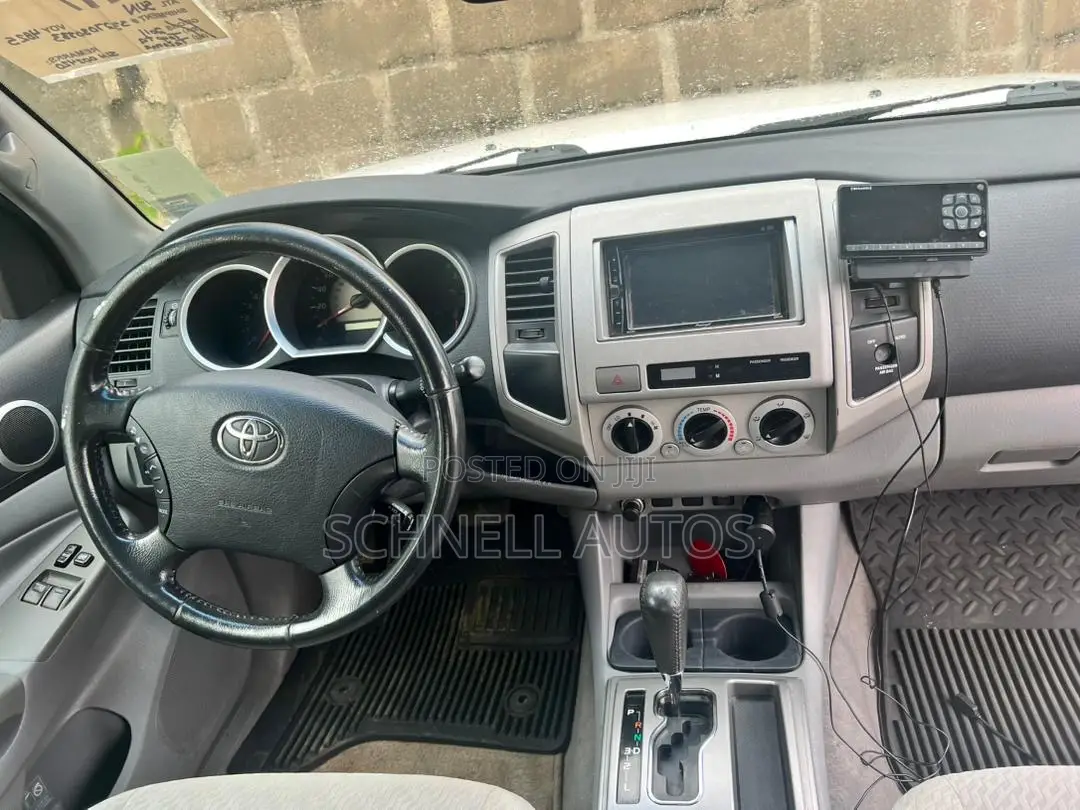 Toyota Tacoma 2012 White