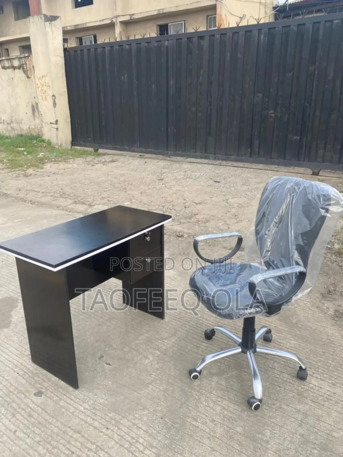 Office Table With Rolling Chair