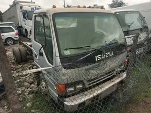 Isuzu Truck (Cab and Chassis) Automatic (Tokunbo)