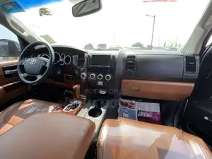 Toyota Sequoia 2013 Silver