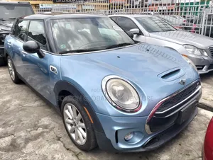 Mini Cooper 2017 Blue
