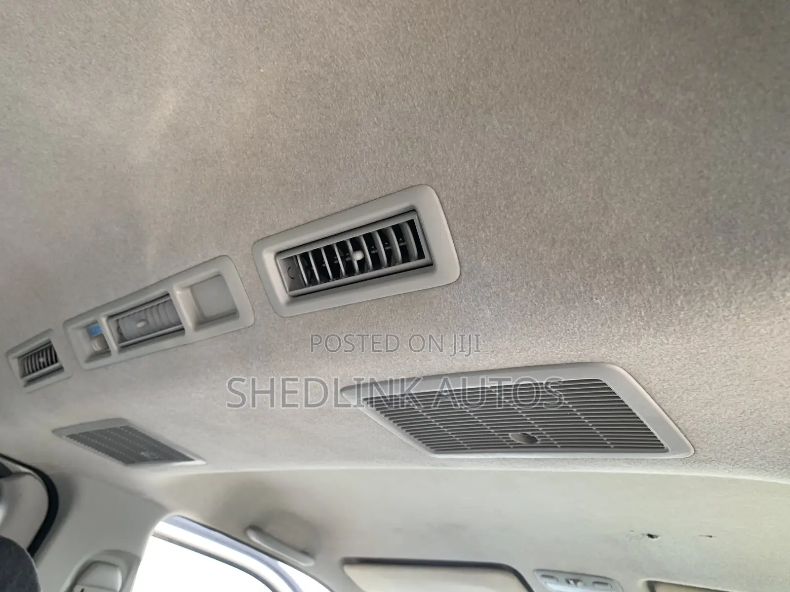 Toyota HiAce 2012 White