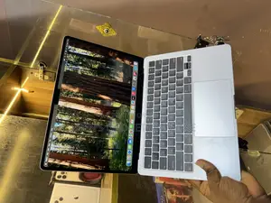 Laptop Apple MacBook Air 2022 M2 8GB Apple M2 SSD 256GB