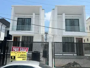 5bdrm Duplex in Osapa london for sale