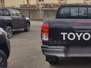 New Toyota Hilux 2025 Black