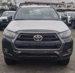 New Toyota Hilux 2025 Black