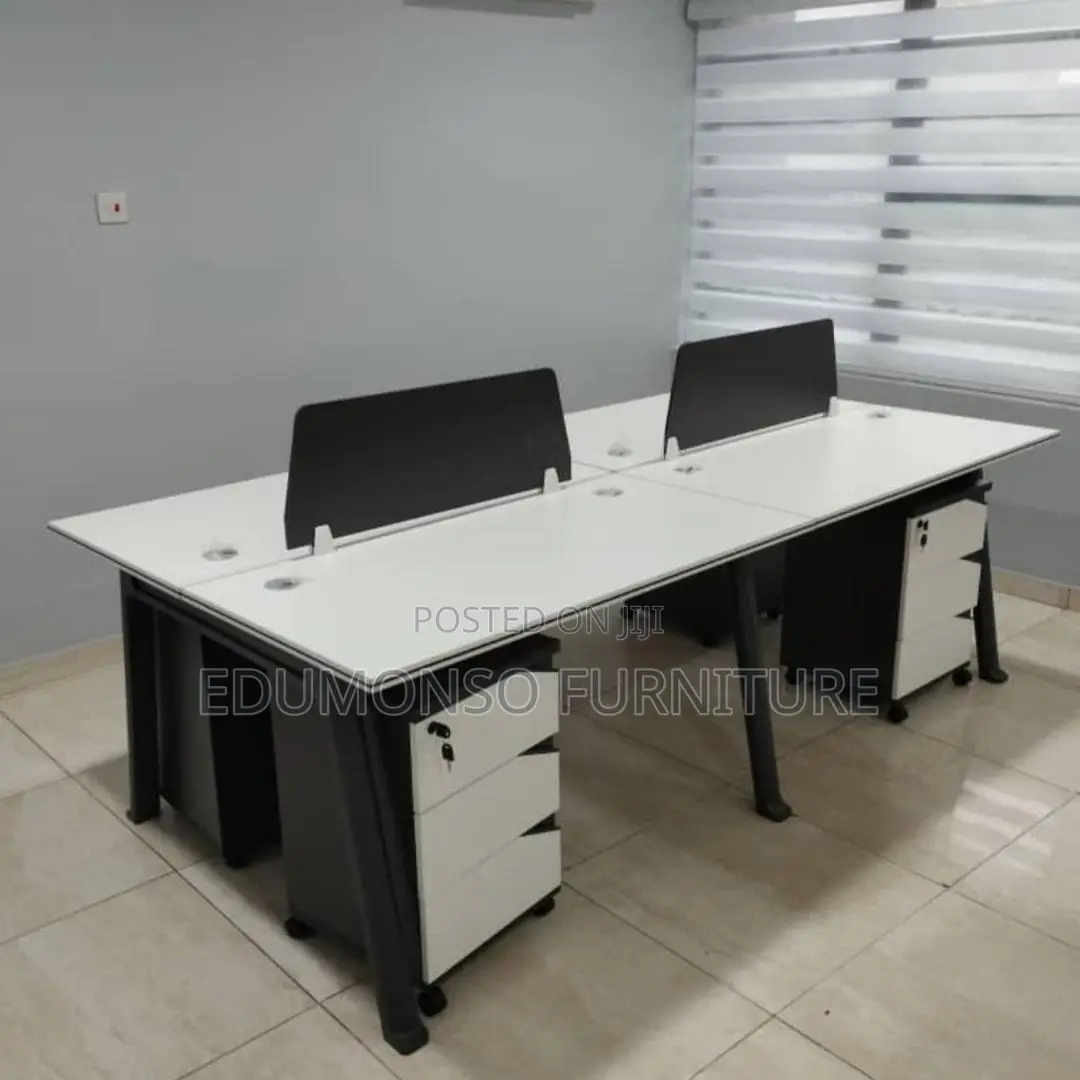 Modern by 4 Workstation