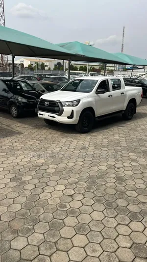 New Toyota Hilux 2024 White