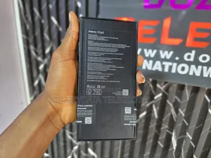 New Samsung Galaxy Z Flip 5 256 GB