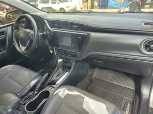 Toyota Corolla SE 4dr Sedan (1.8L 4cyl CVT) 2017 Silver