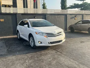 Toyota Venza LE 4dr Wagon (2.7L 4cyl 6A) 2015 White