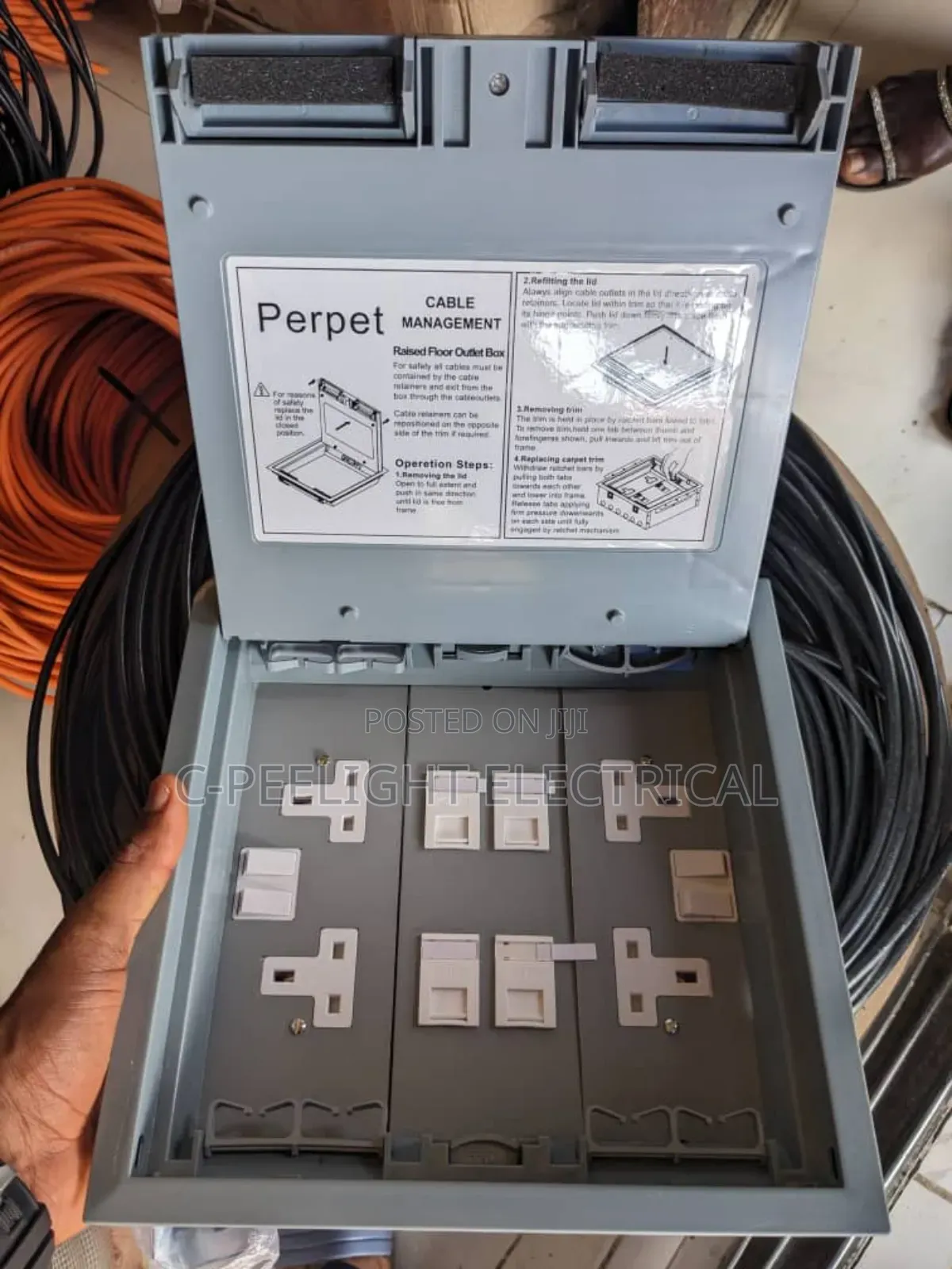 13a 4 Data Teeth Floor Box
