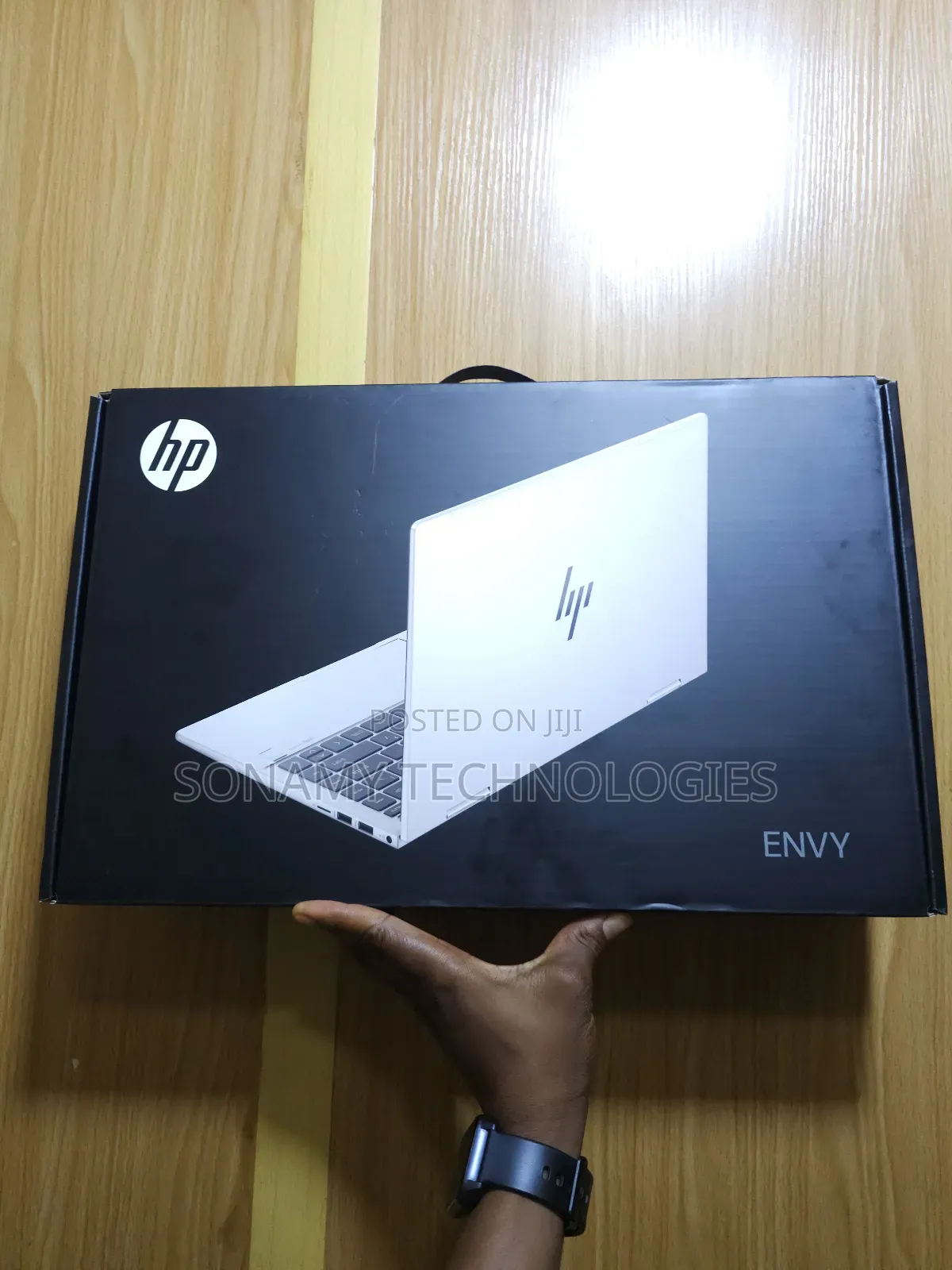 New Laptop HP 14-Dq1025cl 16GB Intel Core I7 SSD 512GB
