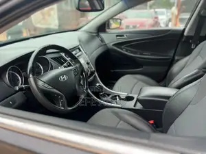 Hyundai Sonata Limited Sedan FWD (2.4L 4cyl 5A) 2010 Black