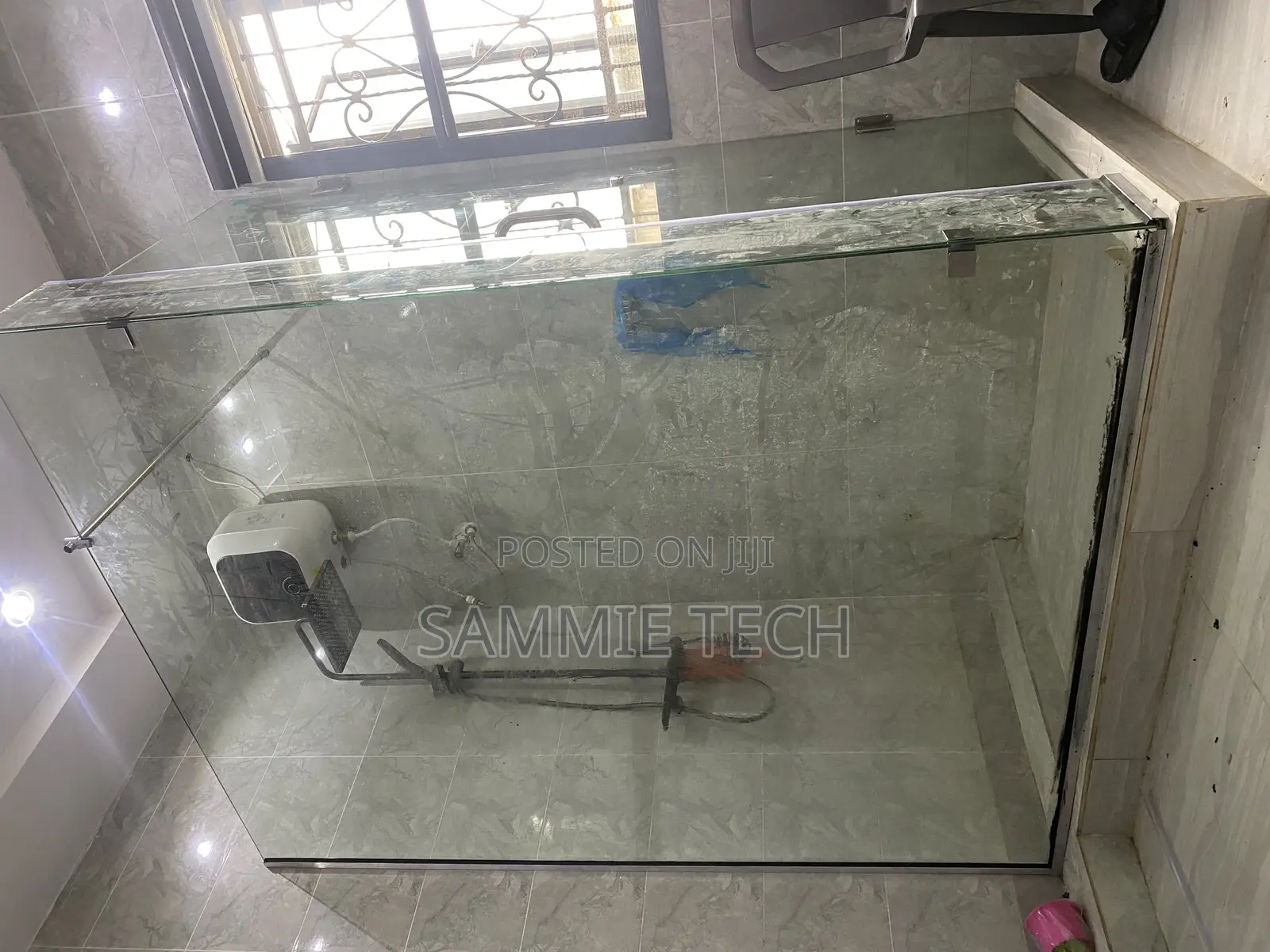 Glass. Cubicle