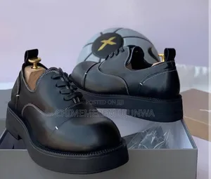 High Quality Men's Shoe