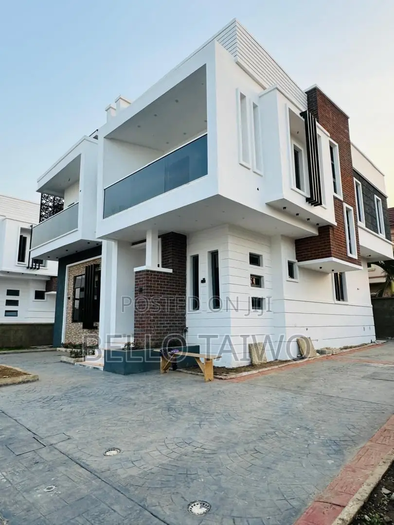 Fully Detached New 4 Bedrooms for Sell